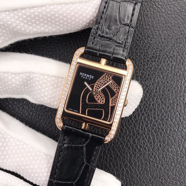 YF factory top-tier watch Hermès black dial black belt quartz crocodile leather strap watch front view