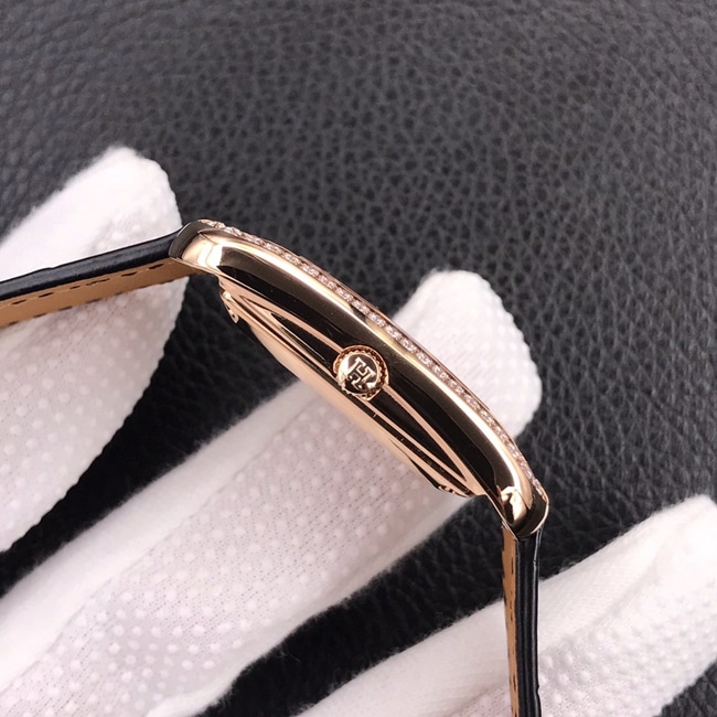 YF factory top-tier watch Hermès black dial black belt quartz crocodile leather strap watch side view