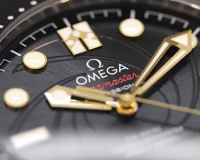 OR factory top-tier watch Omegablack dialrubber strapSeamaster series 42mm watch detail shots
