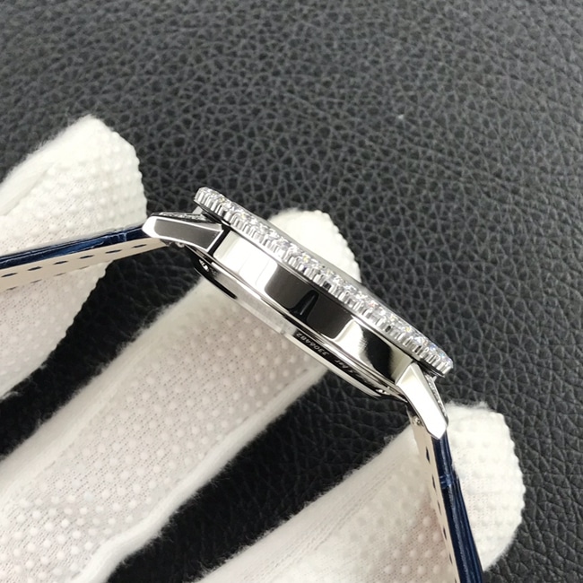 GF Factorytop-tier watch Jaeger-LeCoultre women's white dial blue belt dating series leather strap watch side view