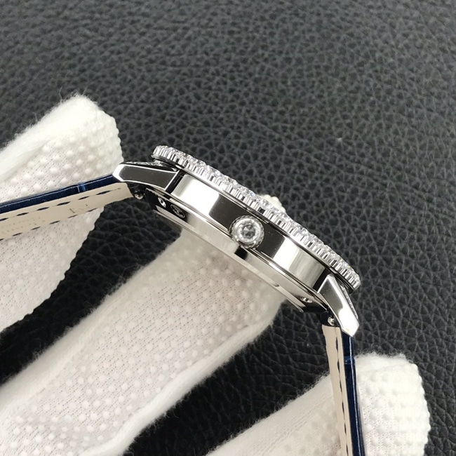 GF Factorytop-tier watch Jaeger-LeCoultre women's white dial blue belt dating series leather strap watch side view