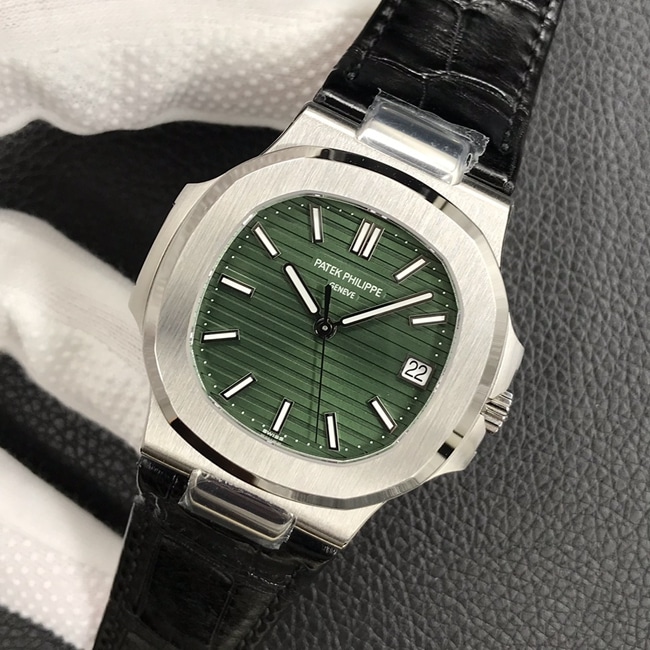 3k factory top-tier watch Patek Philippe men's green dial black belt Nautilus series leather strap watch front view