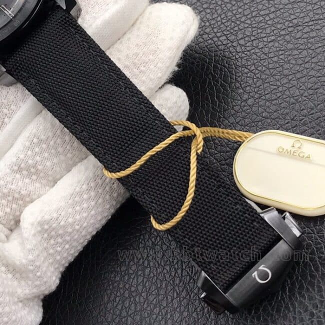 Omega Top Watch Speedmaster 311.92.44.51.01.005 "Dark Side of the Moon" Ceramic Matte Buckle Image