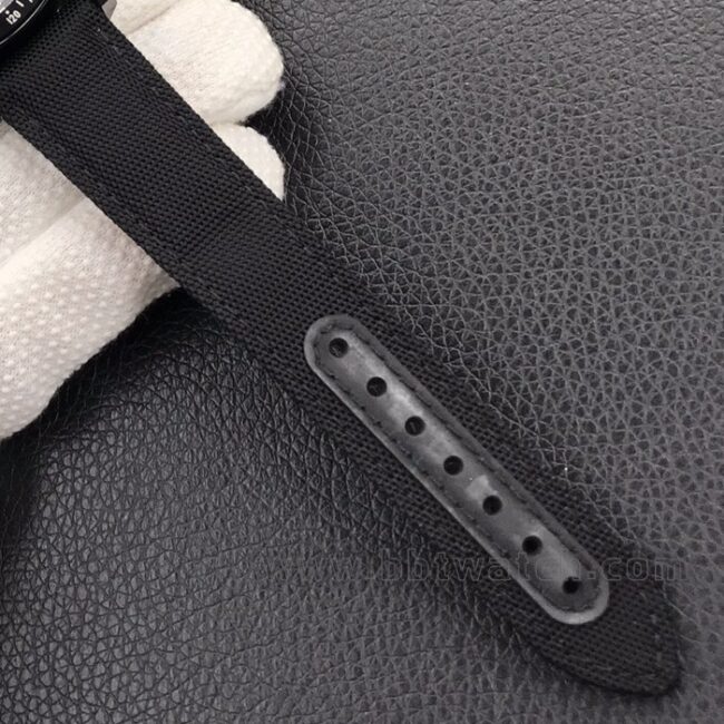 Omega Top Watch Speedmaster 311.92.44.51.01.005 Dark Side of the Moon Ceramic Matte Leather Strap Photo