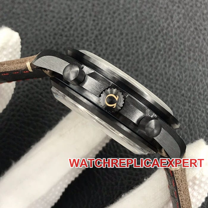 OM Factorytop-tier Dark Side of the Moon Omega Speedmaster men's ceramictop-tier watch 9300movement crazy horse leather side view