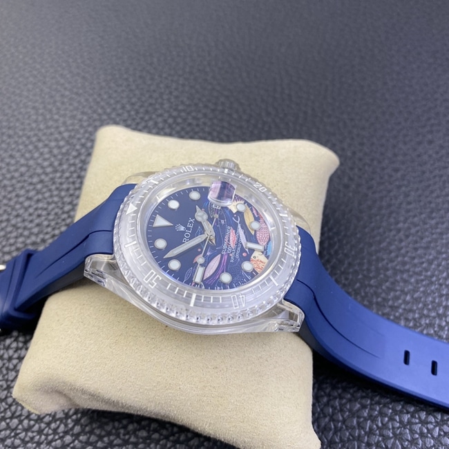 top-tier watch Rolex men's blue dialrubber strapautomatic movement watch side view