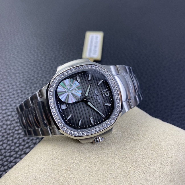 PF factory top-tier replicaPatek Philippe7018 sports elegant series women's Nautilus watch front view