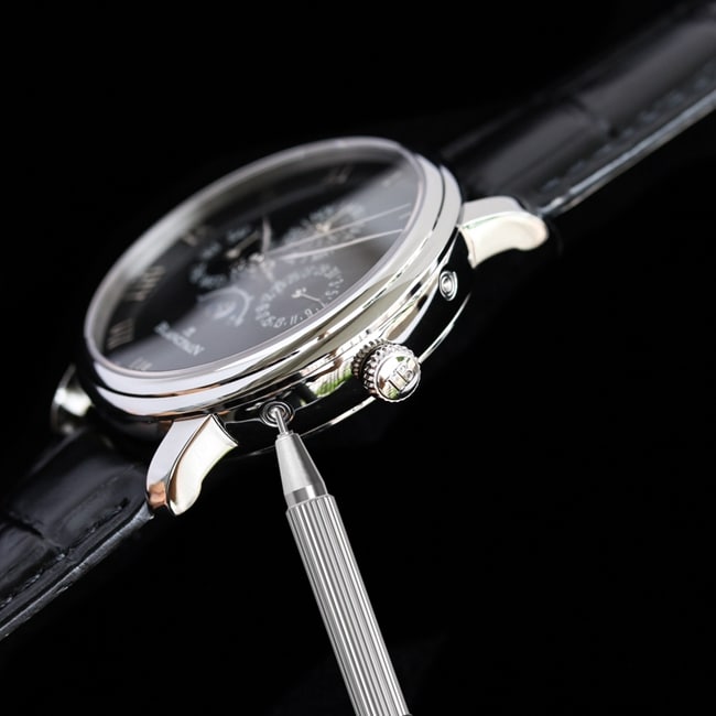 Blancpaintop-tier watch classic series 6656 automatic movement men's green dialleather strap watch side view