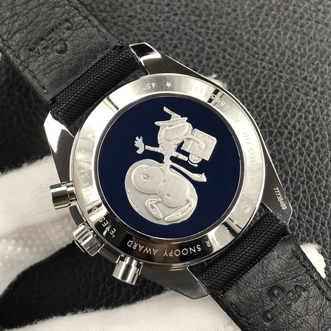 OM Factorytop-tier replicaOmega Snoopy V2 upgraded version men's white dial nylon strap automatic movement watch back cover picture