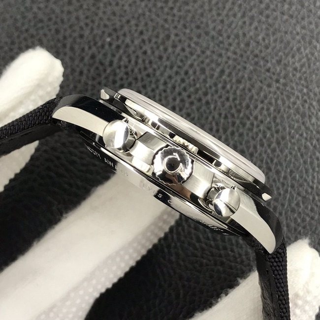 OM Factorytop-tier replicaOmega Snoopy V2 upgraded version men's white dial nylon strap automatic movement watch side view