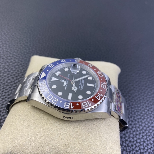 Rolextop-tier watch men's black dialsteel braceletGMT-Master type automatic movement watch three-bead strap side view