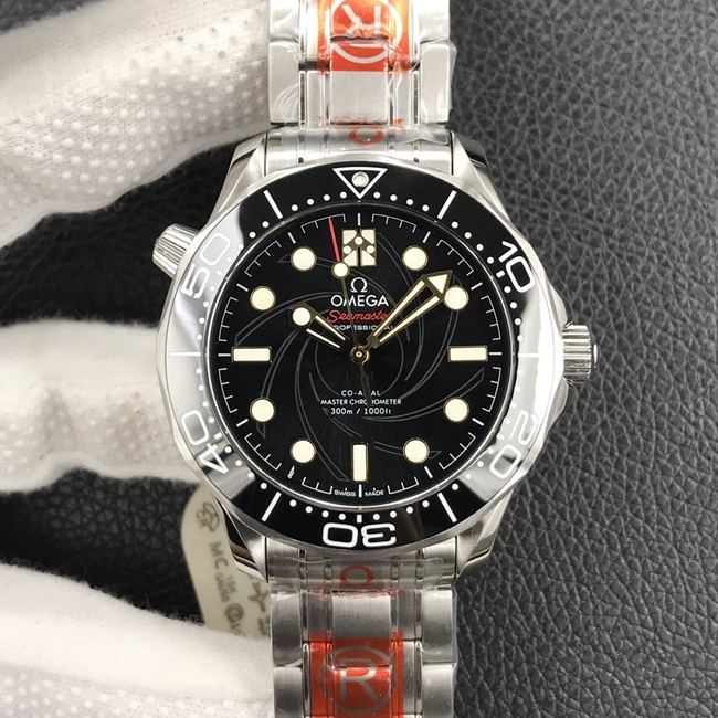 OR factory top-tier replicaOmega men's black dialsteel braceletSeamaster 300m automatic movement watch front view