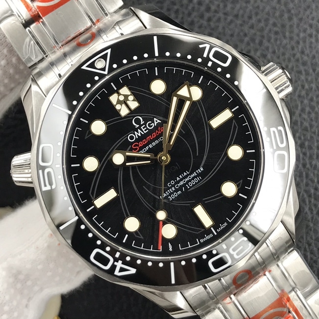 OR factory top-tier replicaOmega men's black dialsteel braceletSeamaster 300m automatic movement watch front view