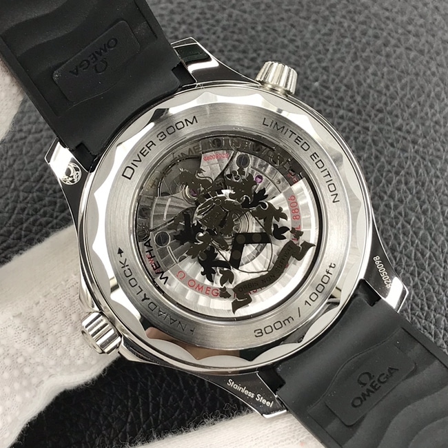 OR factory top-tier replicaOmegaSeamaster300m men's black dialrubber strap42mm watch movement picture
