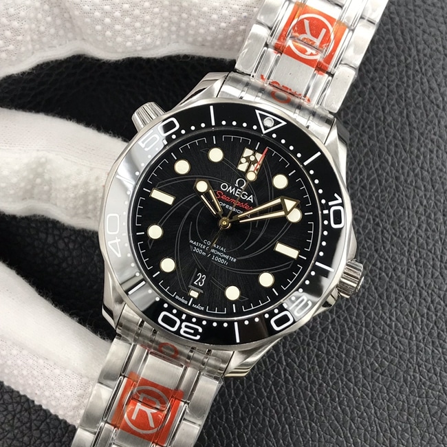 OR factory top-tier replicaOmega42mmSeamaster300m steel bracelet mechanical watch front view