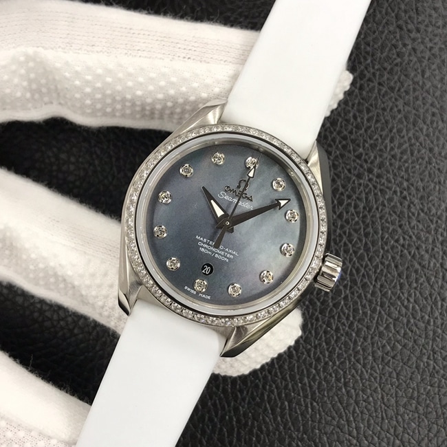 3S factory top-tier replicaOmega women's black dialrubber strapautomatic movement watch front view