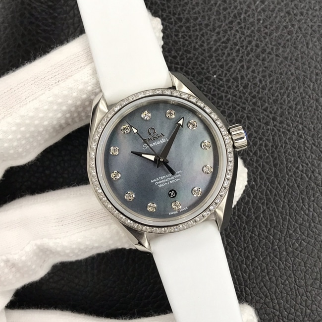 3S factory top-tier replicaOmega women's black dialrubber strapautomatic movement watch front view