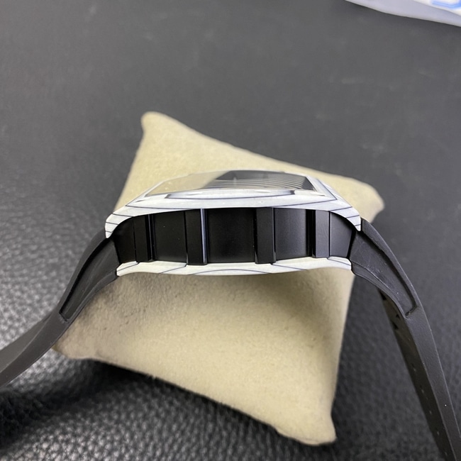 JB factory top-tier watch Richard Mille skull real tourbillon automatic movement men's black dialrubber strap watch side view