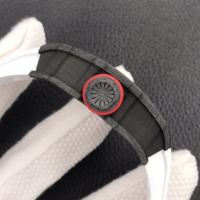ZF Factorytop-tier watch Richard MilleRM035-2black dial white rubber strapautomatic movement watch side view