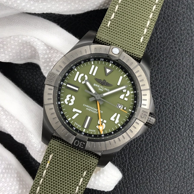 Breitlingtop-tier watch men's green dial nylon strap automatic movement watch front view