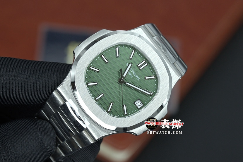 3k factory top-tier watch Patek Philippe men's green dialsteel braceletNautilus series mechanical watch front live photo