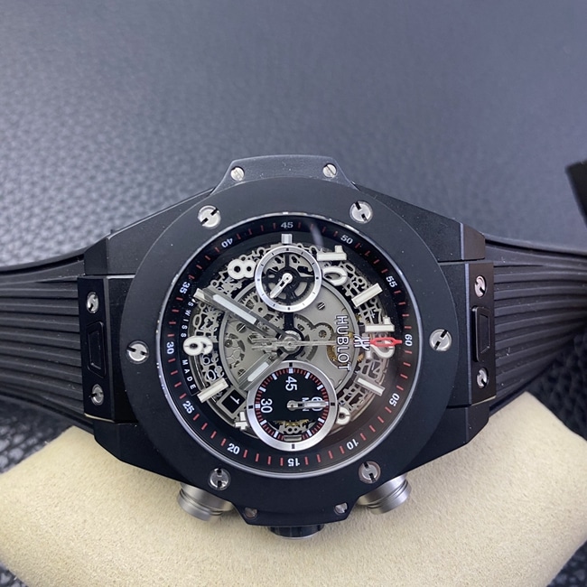 top-tier watch Hublot men's white dialrubber strap big bang series watch front view