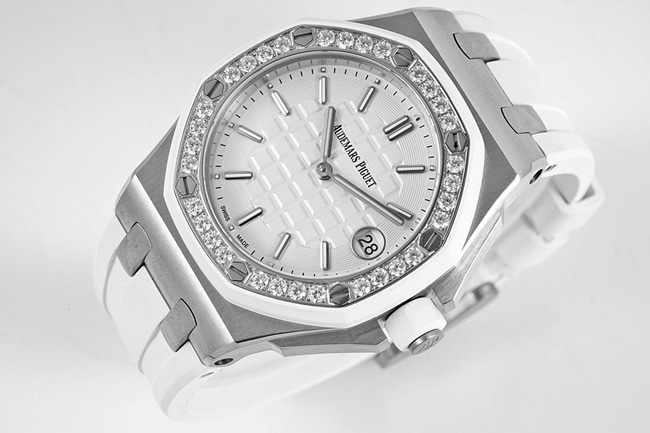 top-tier watch Audemars Piguet women's white dialrubber strapquartzRoyal Oak off series 37mm watch front view