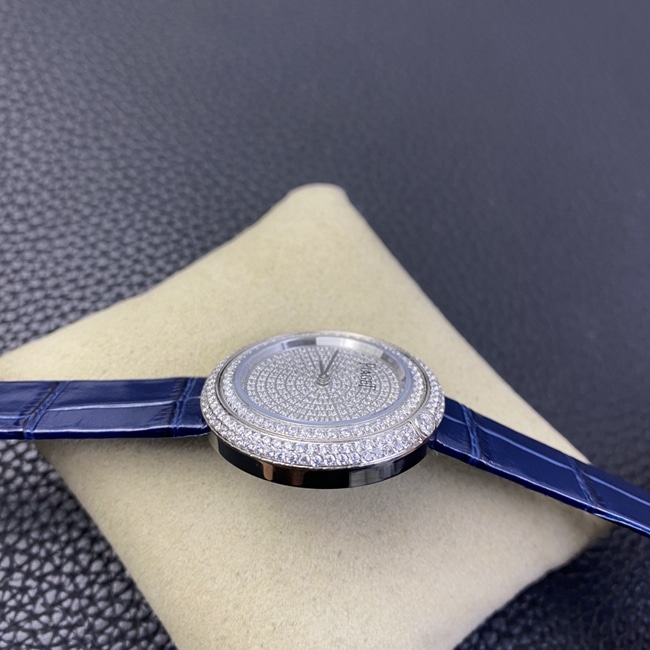 Piaget top-tier watch white dial blue belt POSSESSION series ladies quartz watch side view