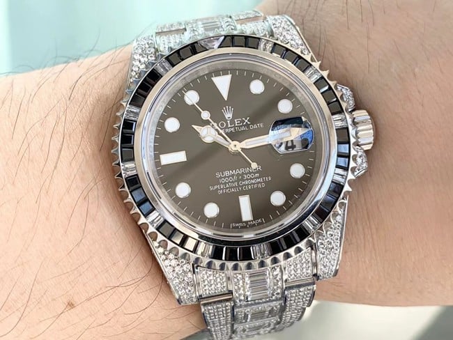 Rolextop-tier watch men's black dialsteel bracelet fully automatic movementSubmariner watch front view