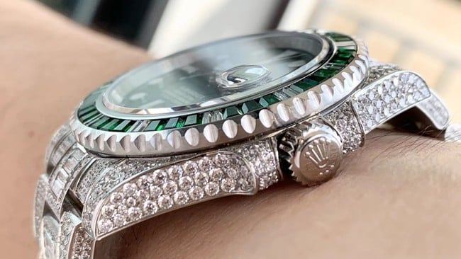 top-tier watch Rolex Submariner type men's green dialsteel bracelet fully automatic movement watch side view