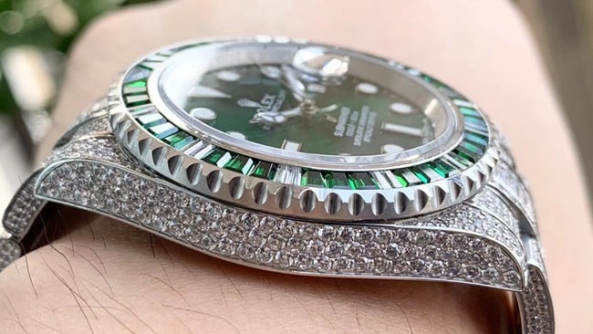 top-tier watch Rolex Submariner type men's green dialsteel bracelet fully automatic movement watch side view