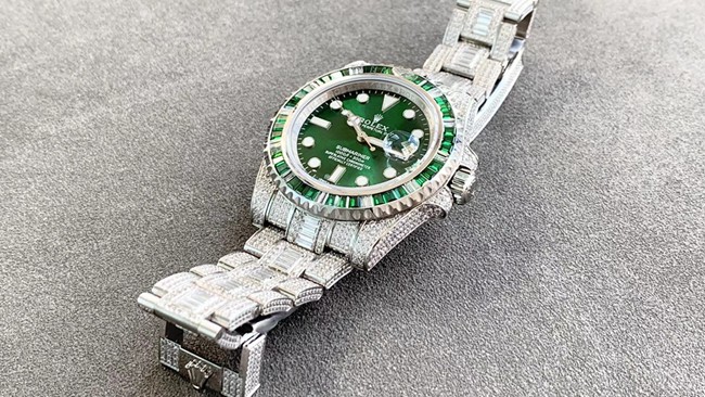 top-tier watch Rolex Submariner type men's green dialsteel bracelet fully automatic movement watch front view