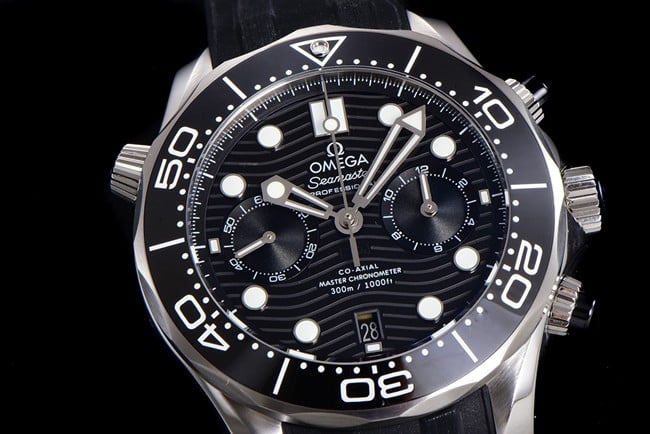 OM Factorytop-tier watch Omega new Seamaster 300m men's black dial black rubber strapchronograph watch front view