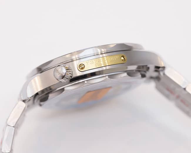 OR factory top-tier watch Omega men's black dialsteel bracelet42mmSeamaster 300m watch side view