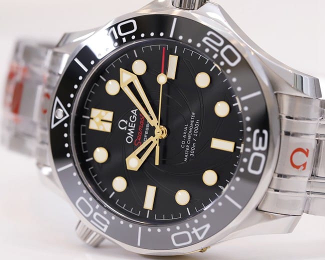 OR factory top-tier watch Omega men's black dialsteel bracelet42mmSeamaster 300m watch front view