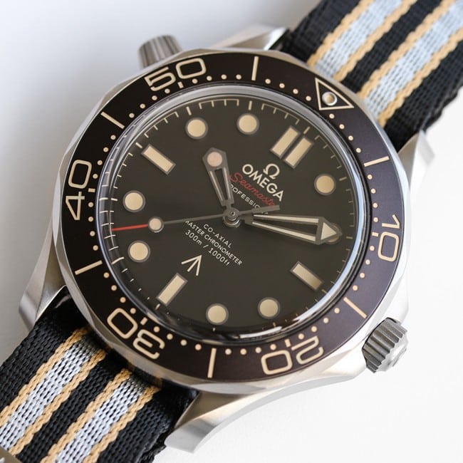 OR factory Omegatop-tier watch men's black dial nylon strap mechanical watch front view