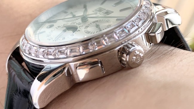 Patek Philippetop-tier watch complex function chronograph series men's white dialleather strap watch detail shots