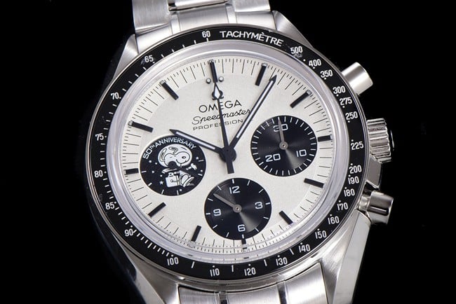 Top watch Omega men's white dial steel strap Snoopy series automatic mechanical watch front view