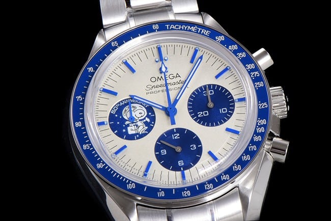 Omegatop-tier watch men's automatic movementwhite dialsteel bracelet Snoopy series watch front view