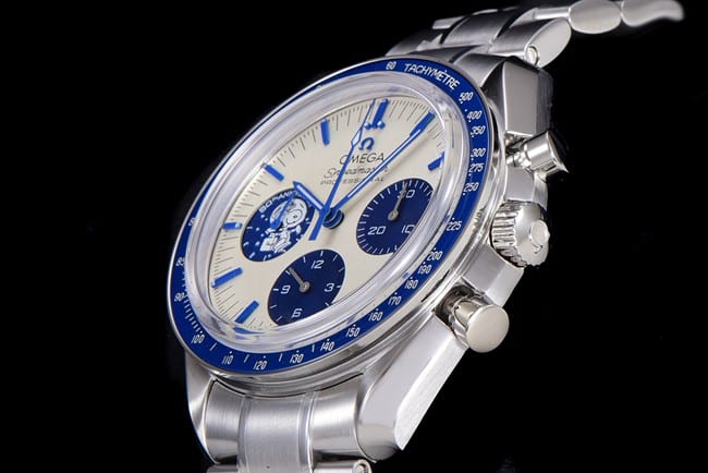 Omegatop-tier watch men's automatic movement white dialsteel bracelet Snoopy series watch side view