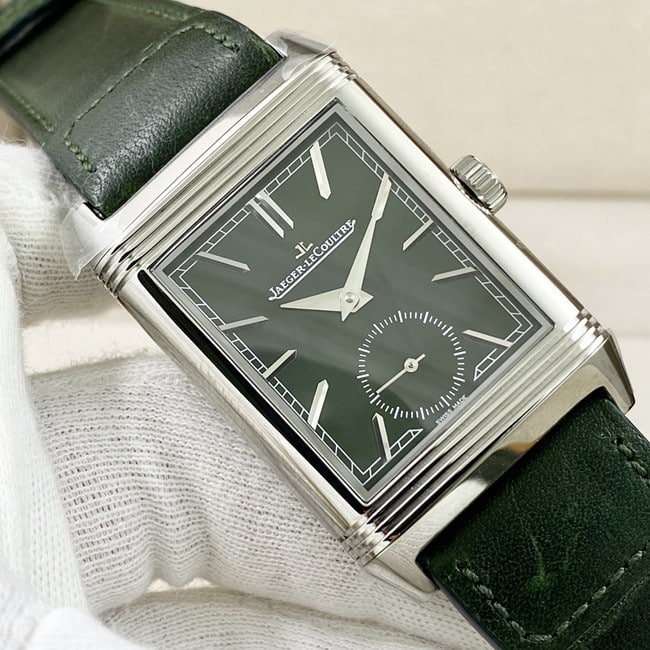 Jaeger-LeCoultretop-tier watch men's green dialgreen dial flip series manual winding leather strap watch front view