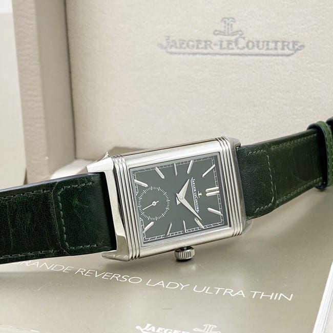 Jaeger-LeCoultretop-tier watch men's green dialgreen dial flip series manual winding leather strap watch side view