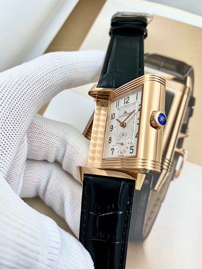 top-tier watch Jaeger-LeCoultre men's white dial black belt manual winding flip series leather strap watch side view