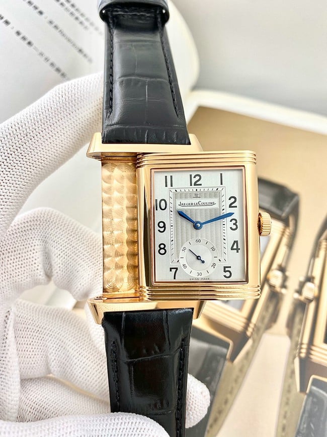 Jaeger-LeCoultretop-tier watch men's flip series white dial black belt manual winding watch front view