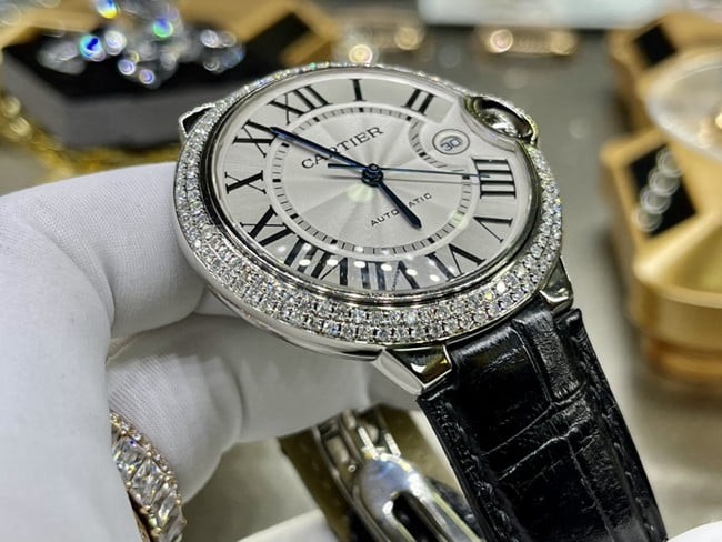 top-tier watch Cartier men's white dial black belt blue balloon 42mm automatic movementleather strap watch detail shots