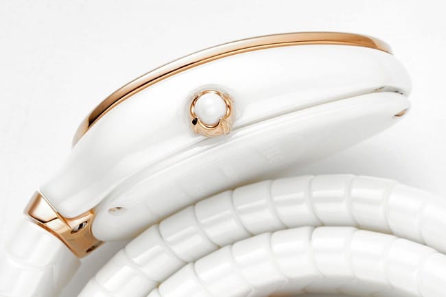 BV factory top-tier watch Bvlgariquartz women's white dialceramicbracelet watch side view
