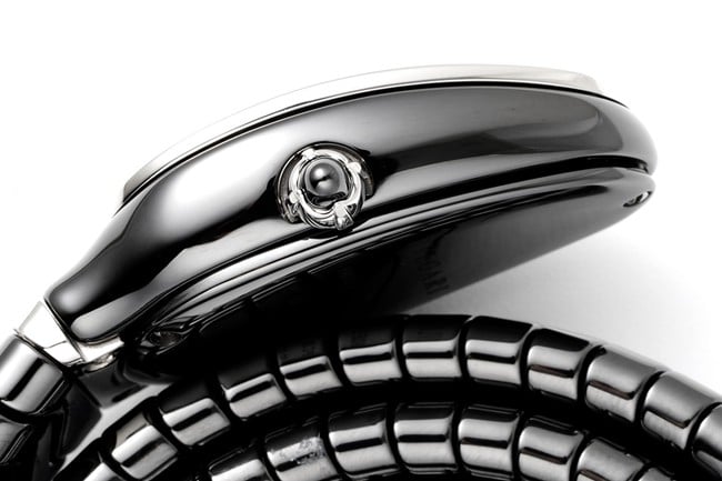 BV factory top-tier watch Bvlgari women's black dial black ceramicbraceletquartz watch side view