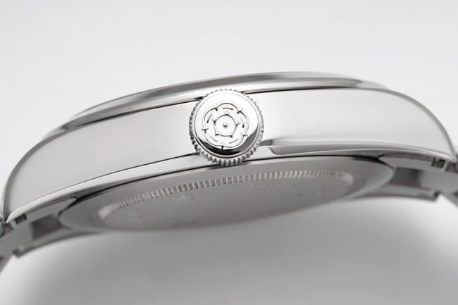 top-tier watch Tudor men's white dialsteel bracelet Biwan M79540 series 41 mechanical watch side view