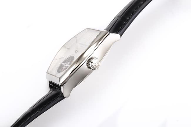 VCR factory Vacheron Constantintop-tier watch men's Maltese tourbillonwhite dial black belt fully automatic movementleather strap watch side view