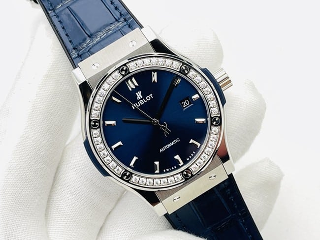 top-tier watch HublotBig Bang Sang Bleu series V3 upgraded version men's blue dial blue belt mechanical leather strap watch front view